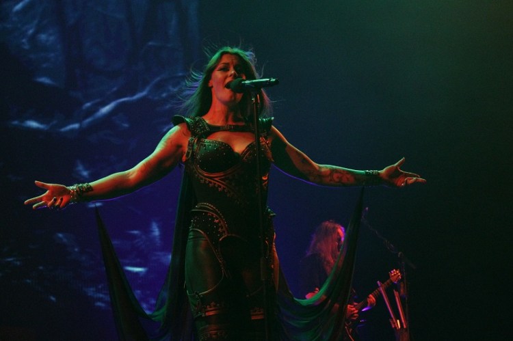 Nightwish_FloorJansen17_Budapest_Decades