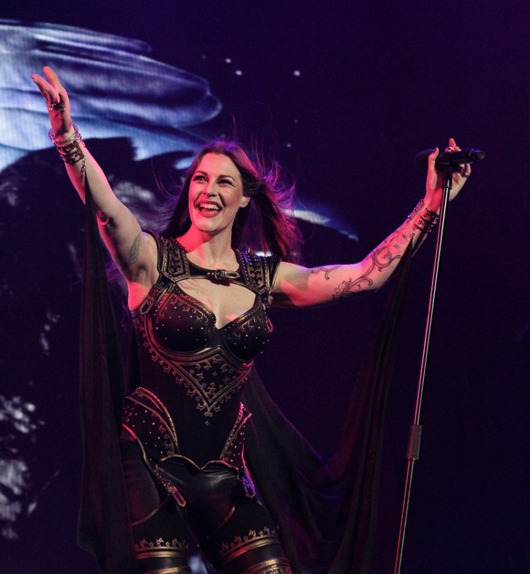 Nightwish_FloorJansen3_Budapest_Decades