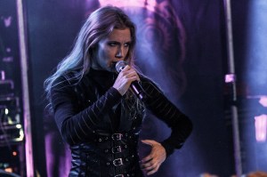 ElinaSiirala_LeavesEyes